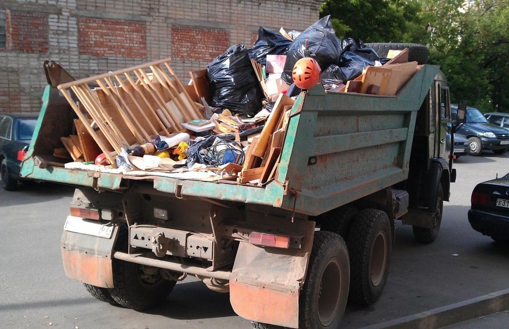 Вывоз мусора из магазина в Чебоксарах от ПроМусор: услуги, цена от 1800 руб., утилизация отходов
