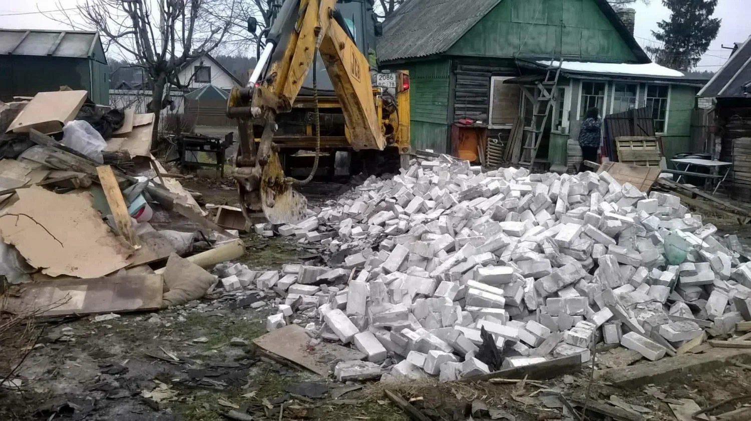 Вывоз мусора после сноса здания в Чебоксарах от ПроМусор – цена от 5142 руб., утилизация и уборка стройотходов