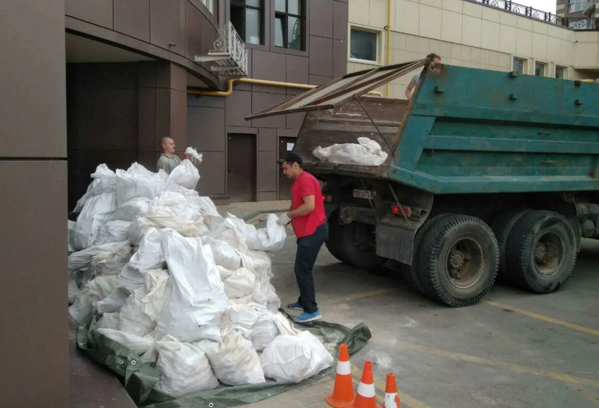 Вывоз мусора из подвала в Чебоксарах от ПроМусор – уборка, разбор завалов и очистка, цены от 2468 руб