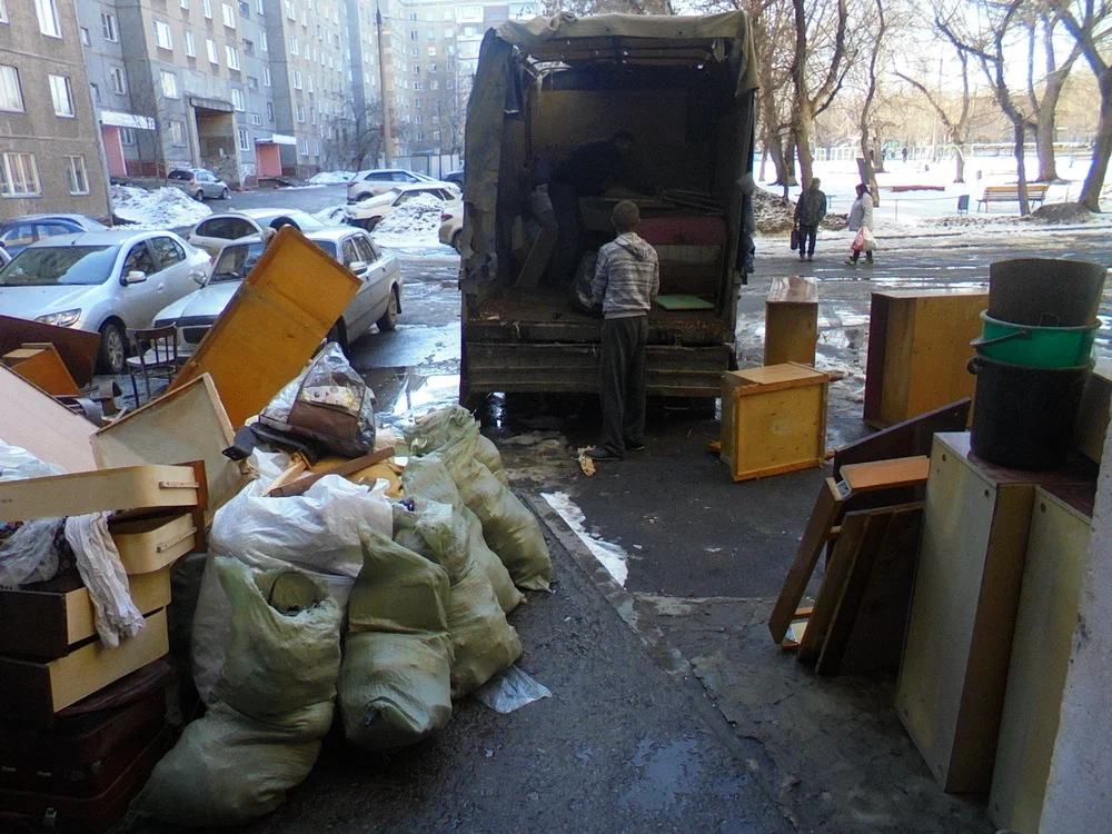 Вывоз мусора из подвала с утилизацией в Чебоксарах в октябре